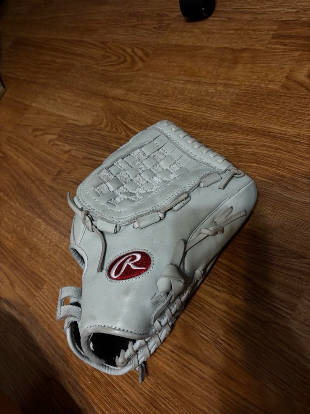 Rawlings White Softball Glove 12.5 inch, never been used!
